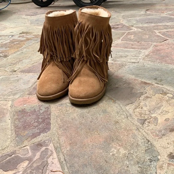 Koolaburra Moccasin Wedge Booties Koolaburra Ugg Size Red Hidden